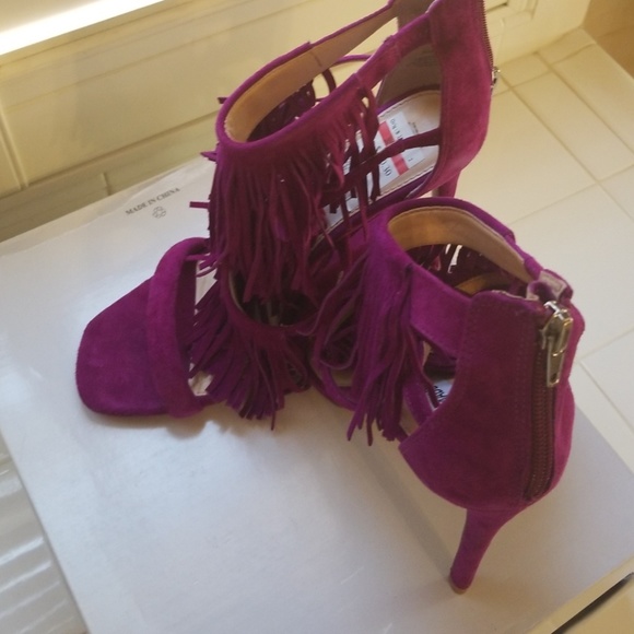 Shoes - Picture 2 of 3